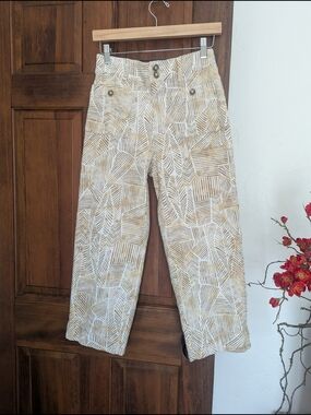 Chico's Beige & White Geo-Print Cropped Pants
